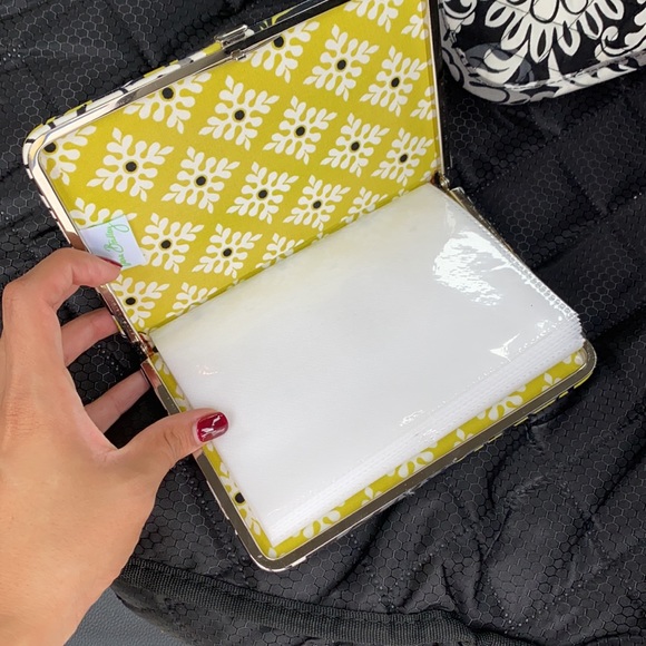 6 piece Vera Bradley set . - Picture 8 of 13